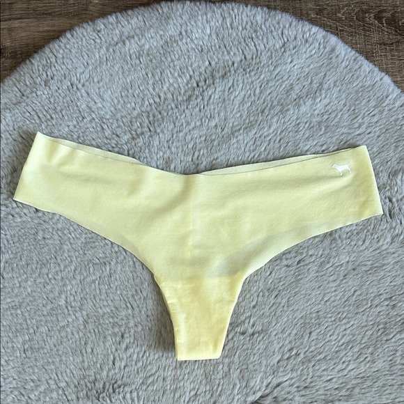 PINK Victoria's Secret No Show Thong Panty M - Picture 1 of 3